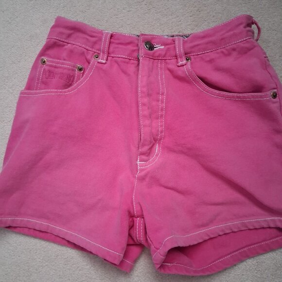 Vintage high waisted pink denim shorts - Picture 2 of 3